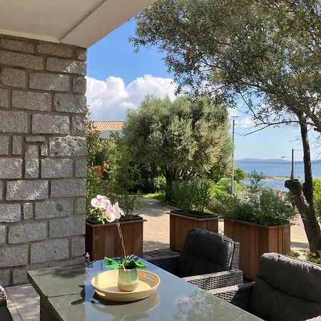 Vue à 5 Minutes à Pied Du Centre De Porto-vecchio